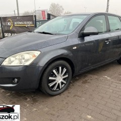 Kia Ceed Cee'd 1.6 Crdi Comfort +
