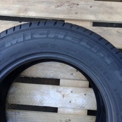 OPONA ZIMOWA WZMACNIANA 1x  215/65 R16C 106/104T MICHELIN AGILIS S1