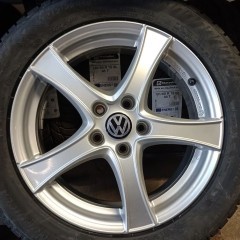 KOŁA ZIMOWE ALUMINIOWE R17 VOLKSWAGEN PASSAT  T-ROC TOURAN II 5x112 R17 215/55 R17 98V MATADOR NORDICA MP93 DOT 2424