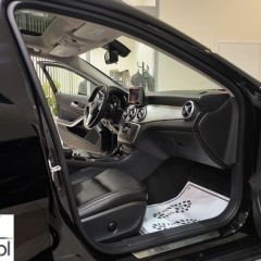 Mercedes-Benz GLA 250 4-Matic Urban