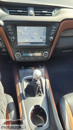 Toyota Avensis Touring sports 1.8 executive and navi 2015