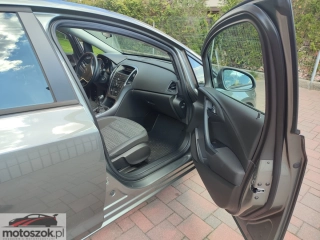 SPRZEDAM OPEL ASTRA J SEDAN 1,6 85KW/115KM 2018 R.