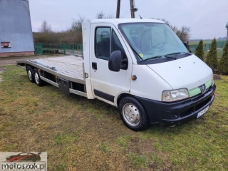 Peugeot Boxer auto laweta 3 osie