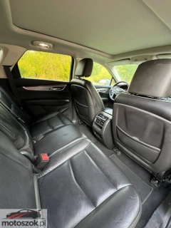 suv 4x4 cadillac xt5 piękny zamiana tacoma colorado koparko ładowarka