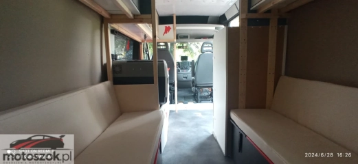 Kamper 4x4 nowe wnętrze.