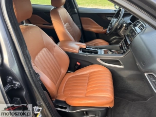 Jaguar F-Pace//2.0 D//180 KM//Skóra//Nawigacja//Kamera cofania